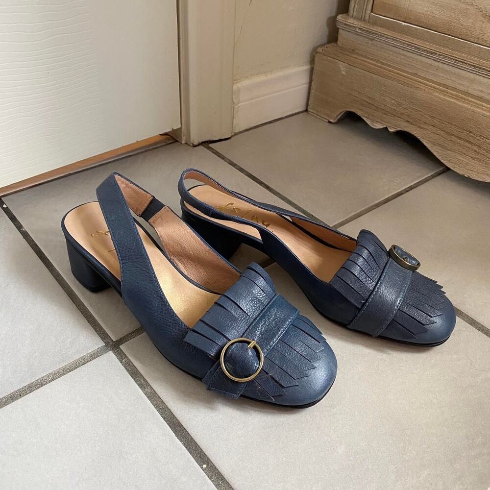 Unbranded Women's Navy and Blue Courts